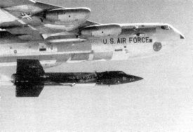 Die X-15 wird ausgeklinkt und z�ndet ihr Triebwerk